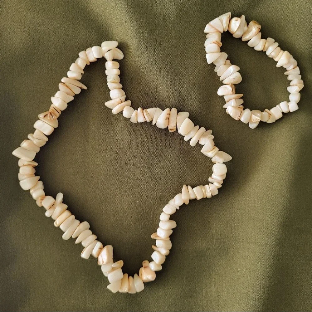 Vintage Cream Shell Chip Necklace & Bracelet Set